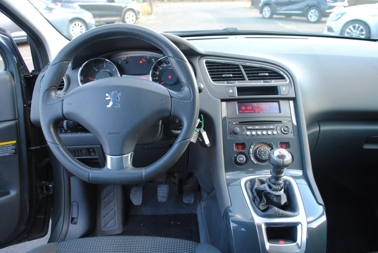 PEUGEOT 5008 1,6 HDI 114 CV