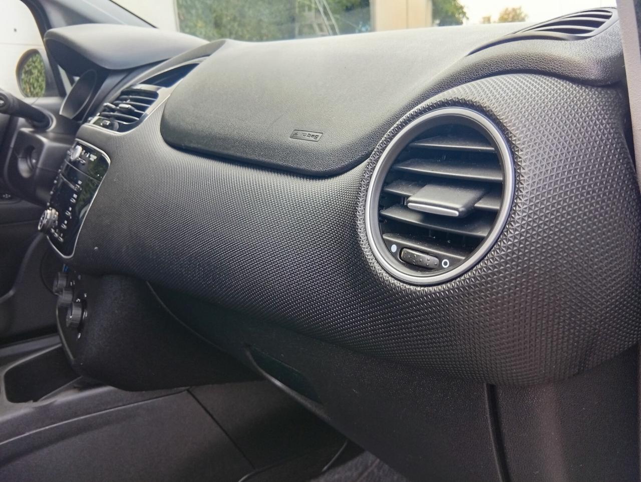 Fiat Punto 1.4 2016 5 porte Street gpl