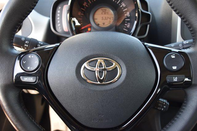 TOYOTA Aygo 1.0 VVT-i 69 CV 5 porte x-cool TSS