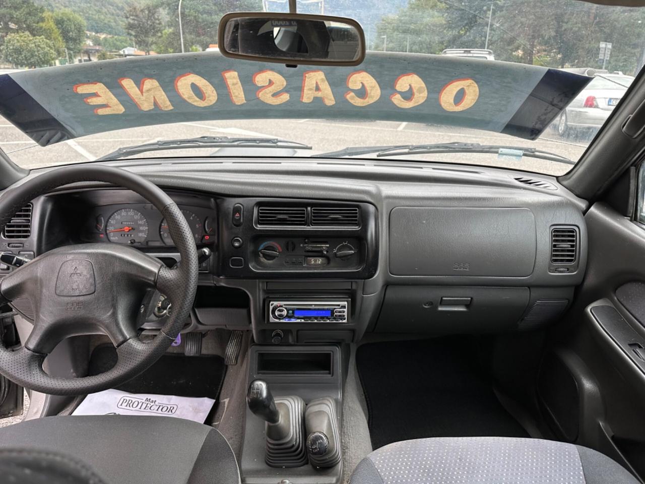 MITSUBISHI L200
