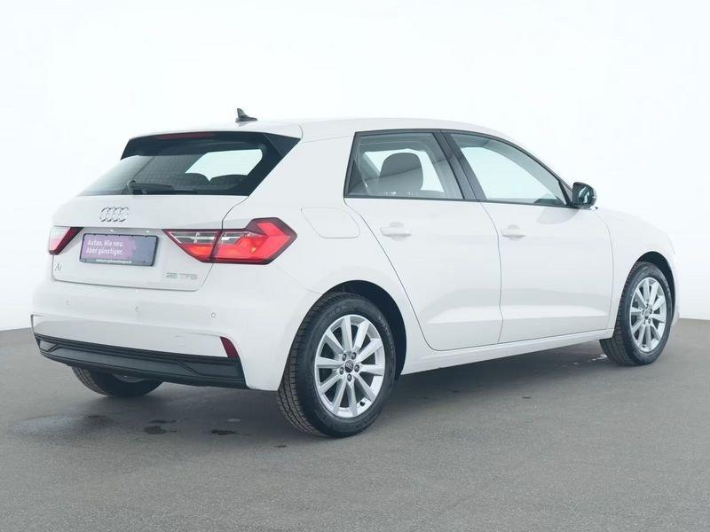 Audi A1 Sportback 25 TFSI Cockpit Cruise Control Smartphone interface