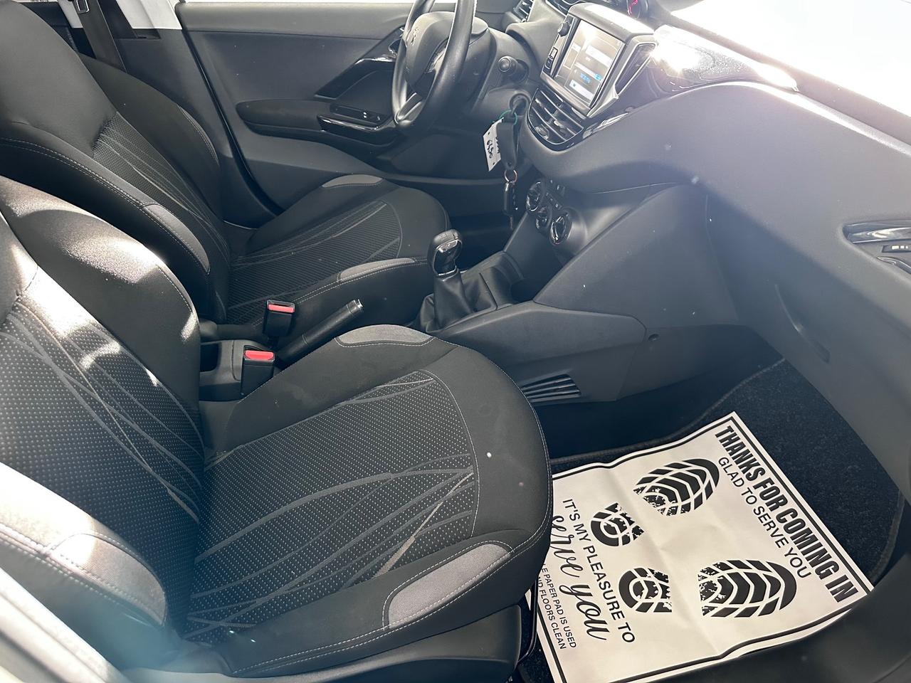 Peugeot 208 1.2 Benzina 82 CV 5 porte Ok Neopatentati