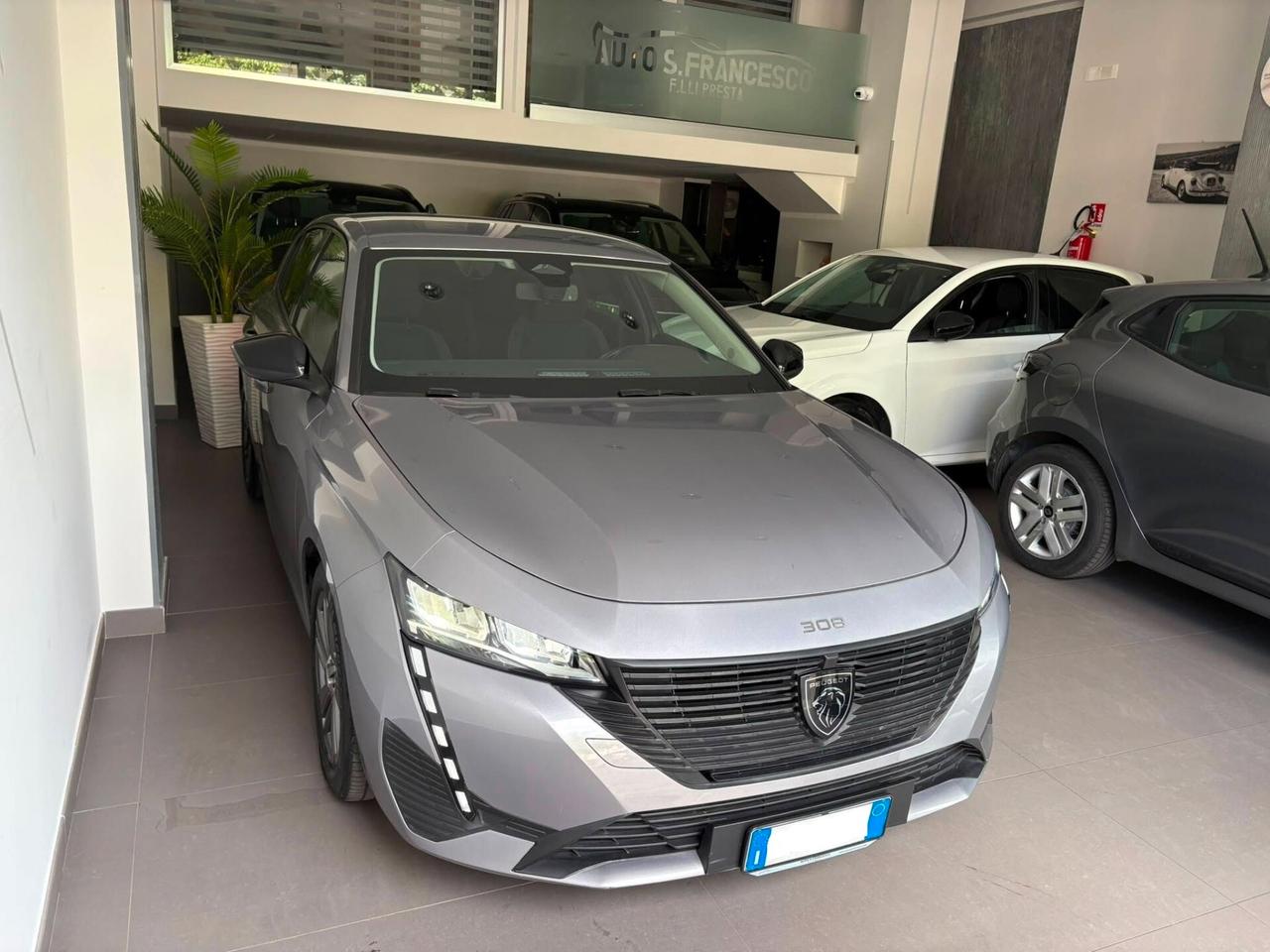 Peugeot 308 1.5 Business 130cv - 2022