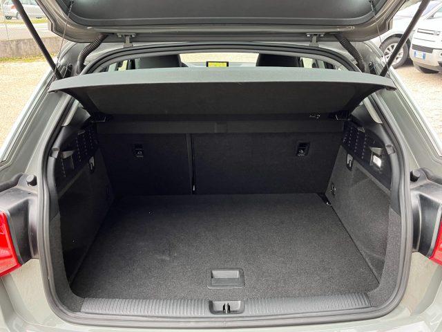 AUDI Q2 30 TDI S tronic Identity Black