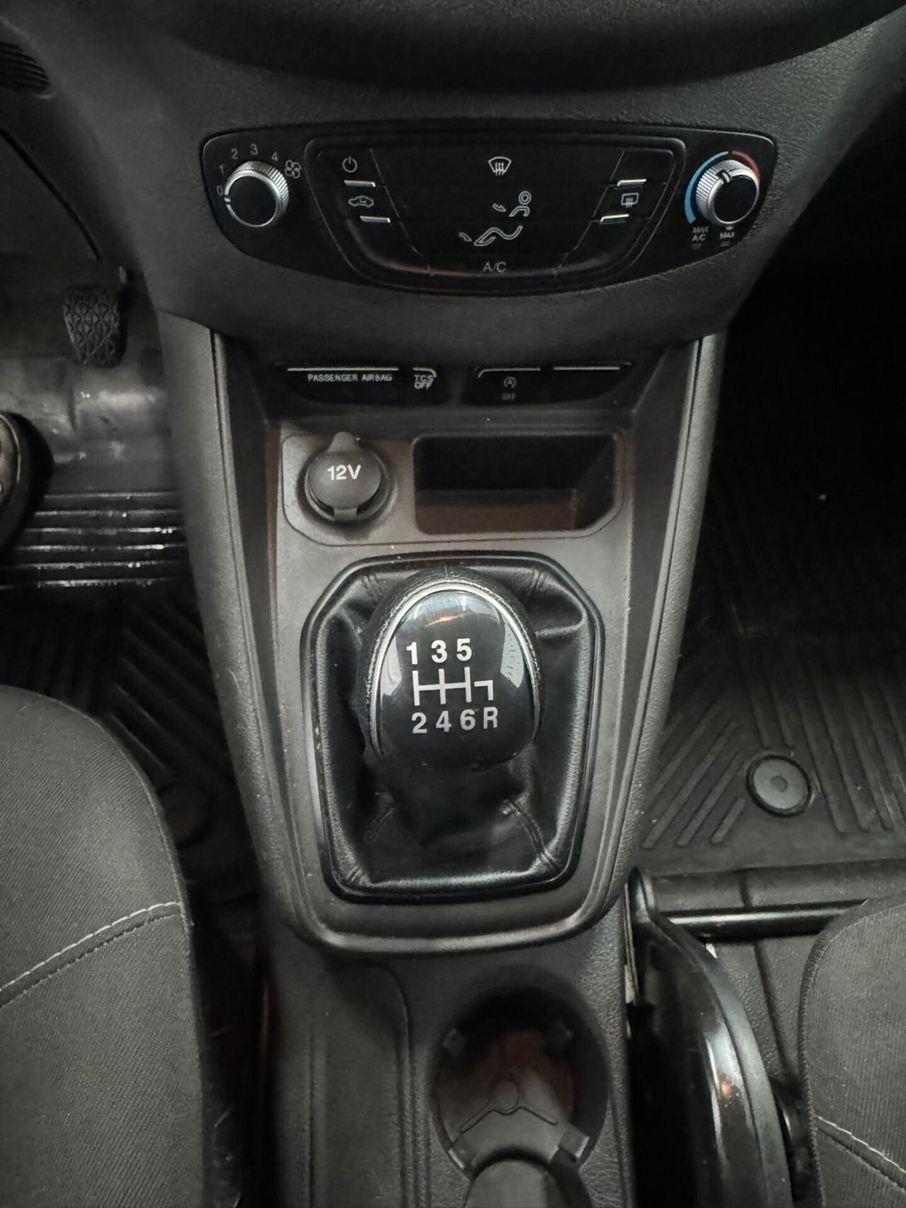 Ford transit courier 1,5 tdci 75 CV