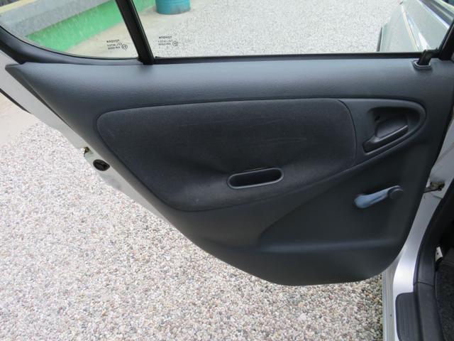 TOYOTA Yaris 1.0i 16V cat 5 porte Sol '03