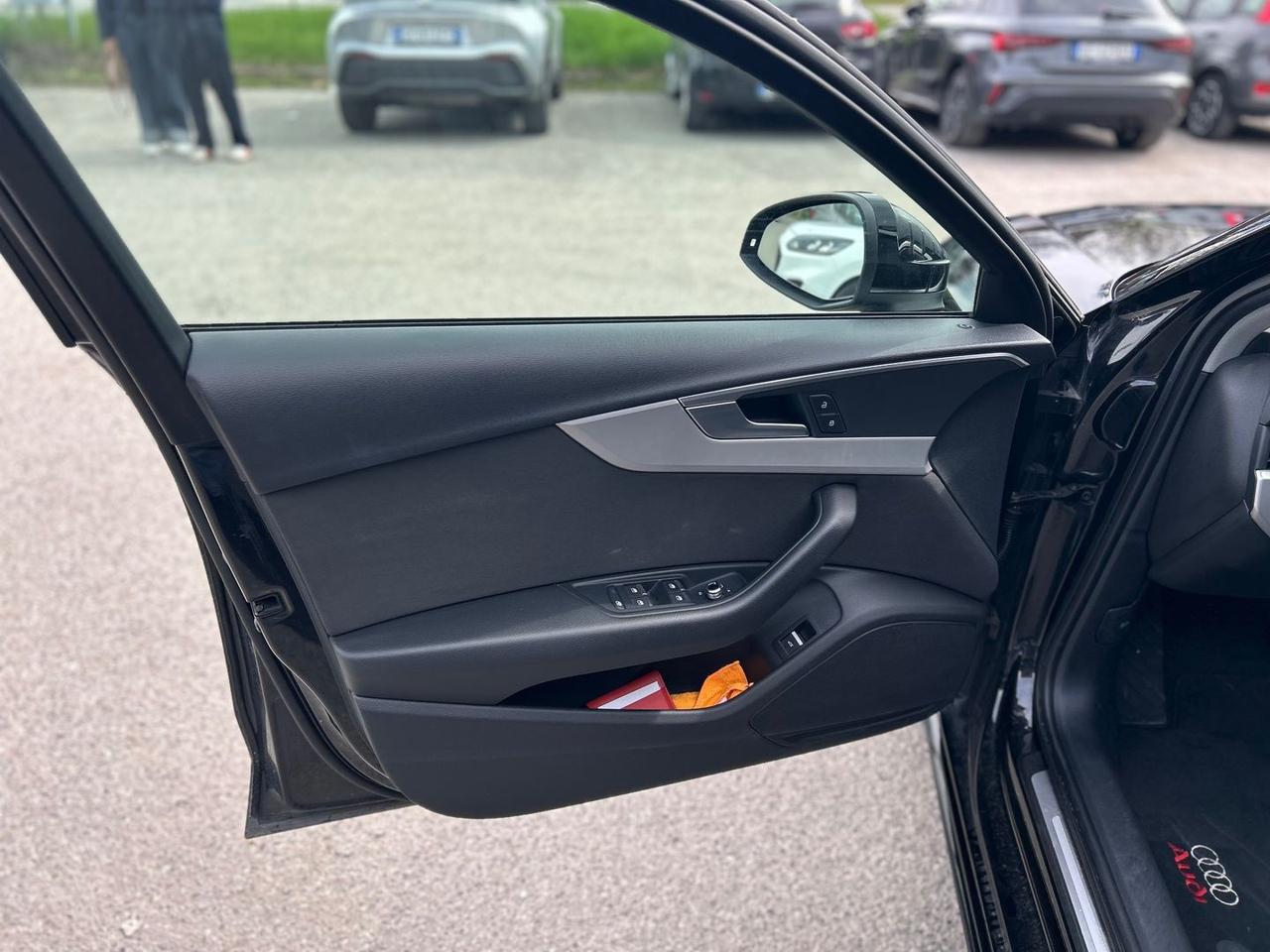 Audi A4 2.0 40 TDI Business Advanced #9936