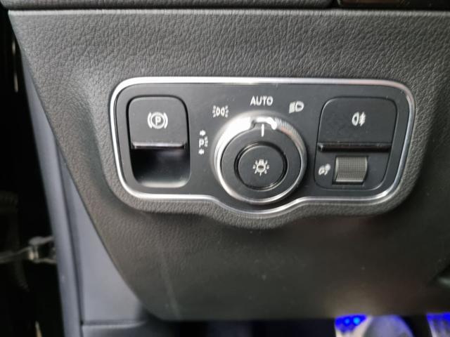 MERCEDES-BENZ GLA 200 d Automatic 4Matic Premium