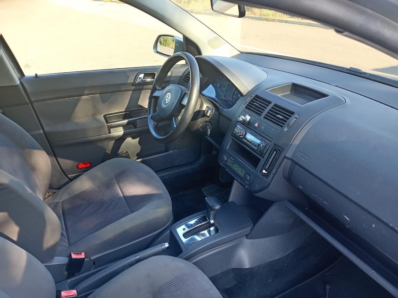 Volkswagen Polo 1.4/75CV 16V 5p. aut. Comfortline