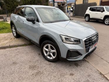 Audi Q2 30 TDI cockpit pelle led