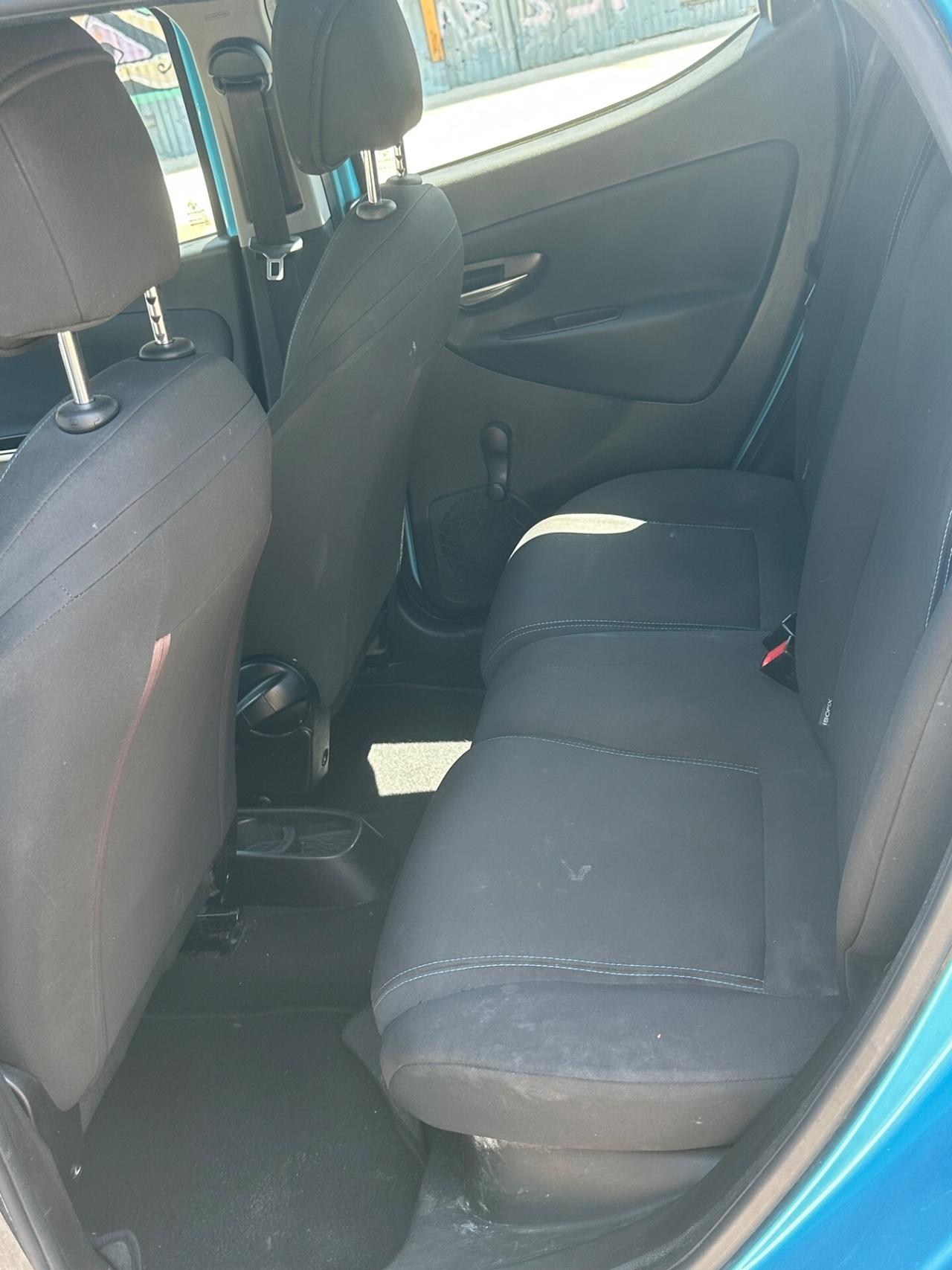 Lancia Ypsilon 0.9 TwinAir 85 CV 5 porte Metano Ecochic Elefantino