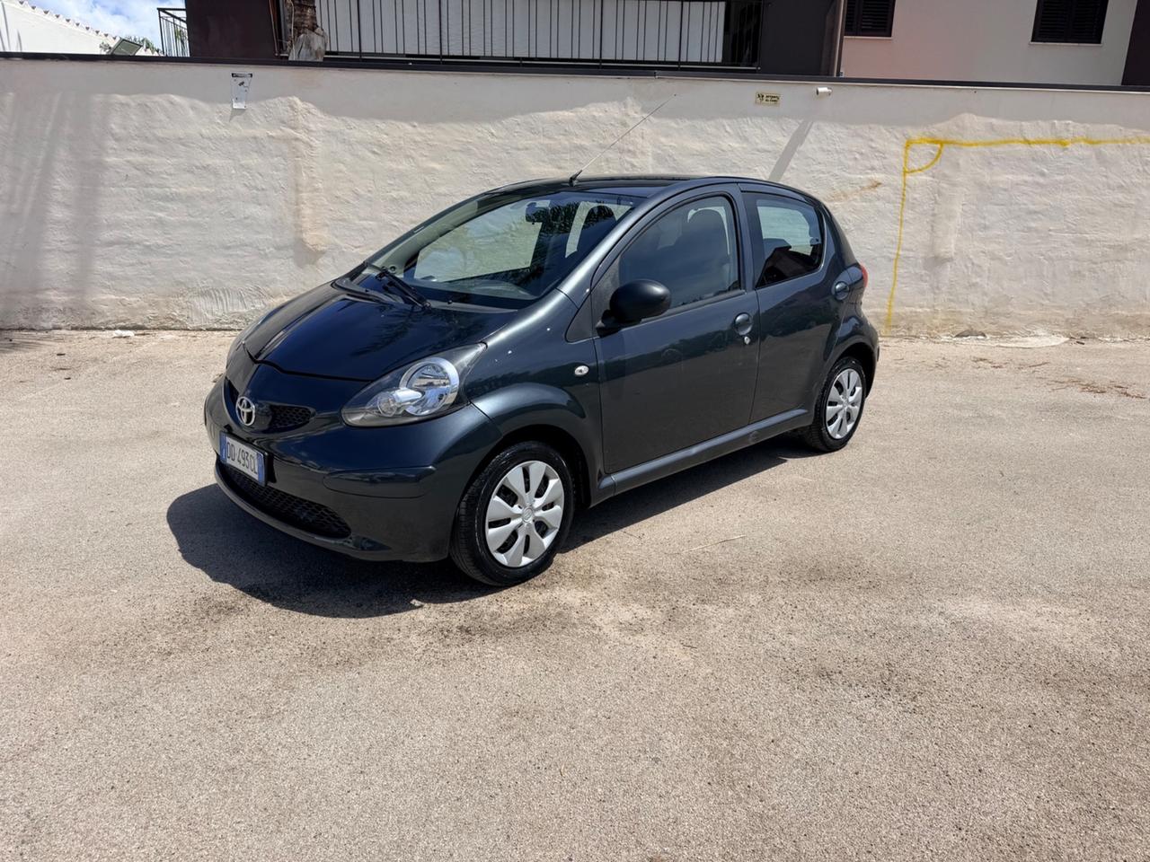 Toyota Aygo 1.4 turbodiesel 5 porte Sol