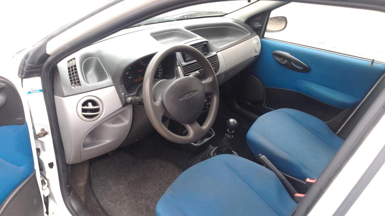Fiat Punto 1.2i cat 5 porte 100milakm NEOP 2003