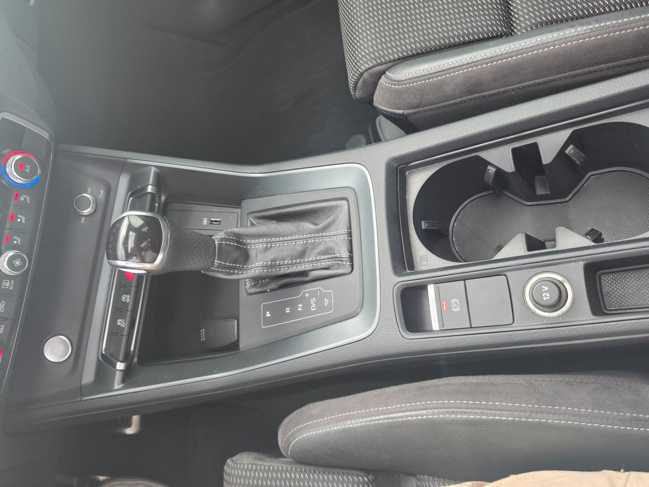 Audi Q3 2.0 TDI 150 CV S tronic line Edition