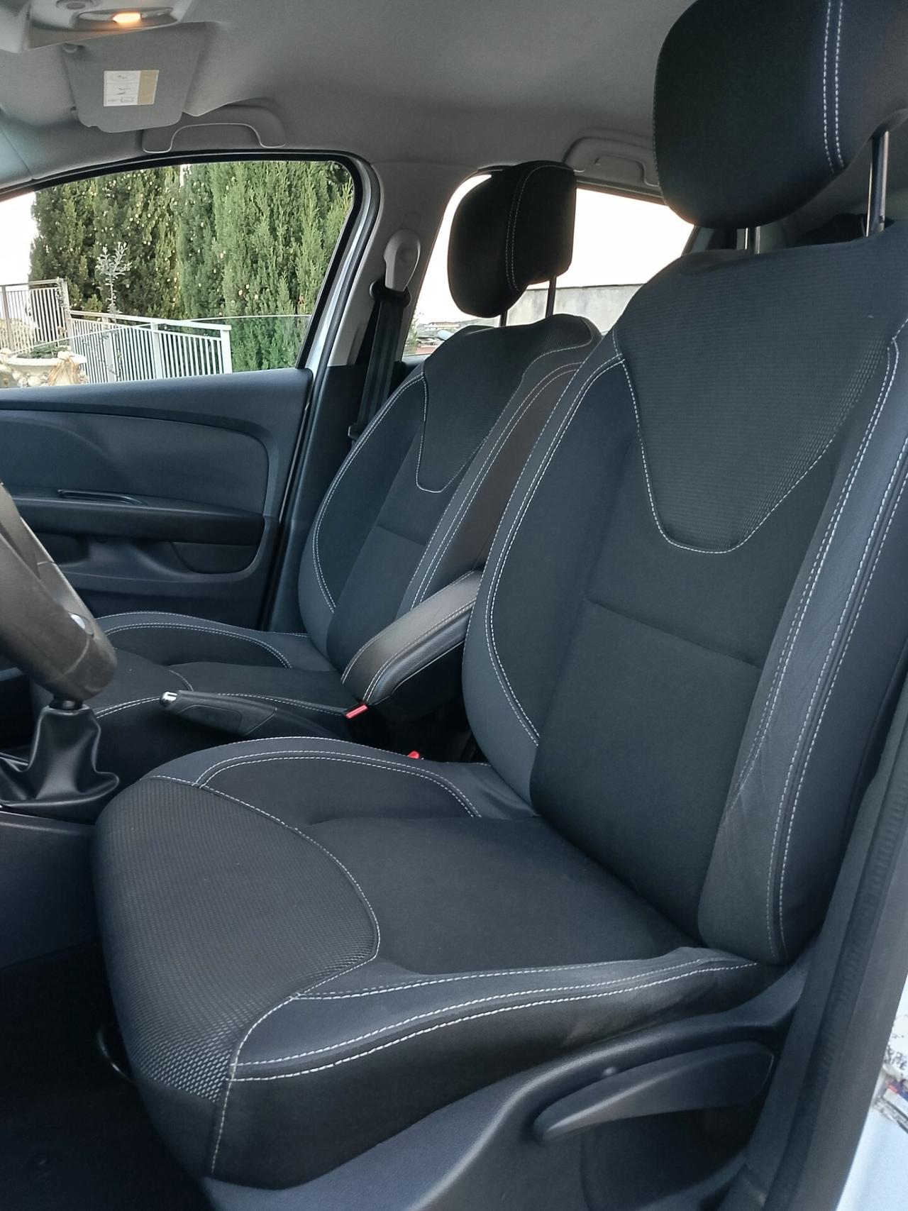 Renault Clio 1.2 75CV 5 porte Zen