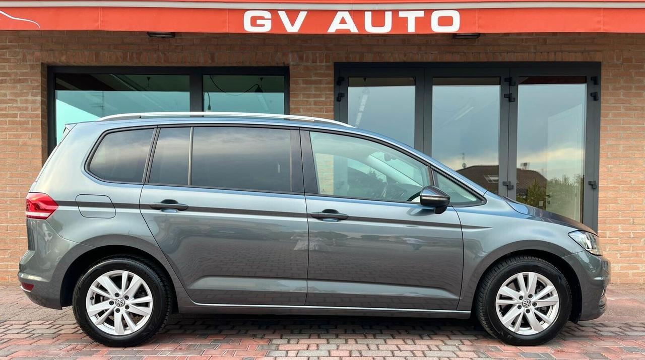 Volkswagen Touran 2.0 TDI DSG Executive - 7 POSTI