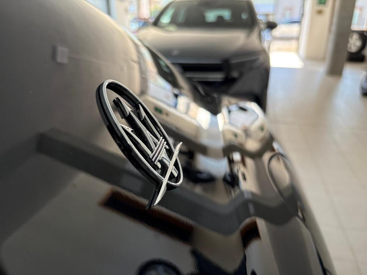 Maserati Ghibli GRANSPORT 3.0 V6 250cv - UNICO PRO