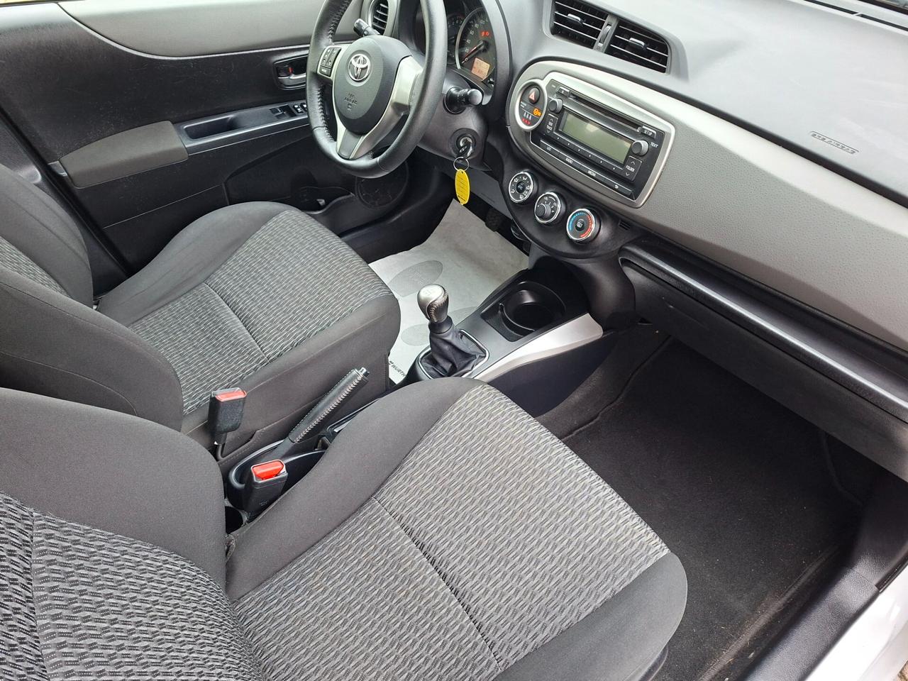 Toyota Yaris 1.0 Lounge *UNICO PROPRIETARIO*