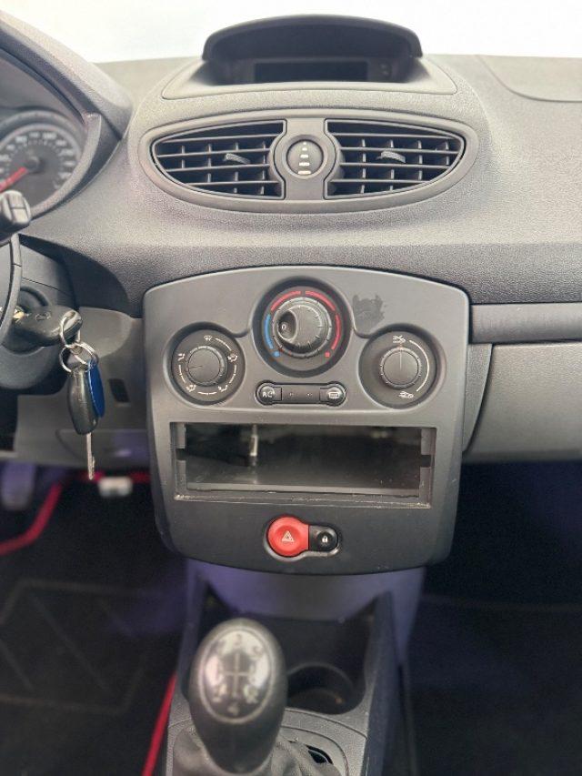 RENAULT Clio 1.2 16V 5 porte Luxe