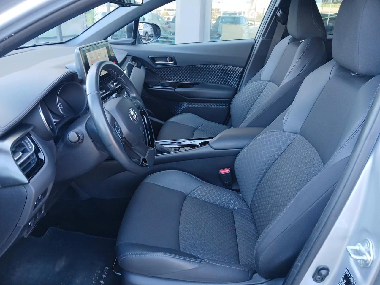 Toyota C-HR 1.8 Hybrid E-CVT Trend