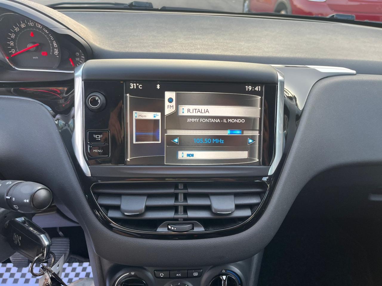 Peugeot 208 1.4 HDi 68 CV 5 porte Unipro 2014