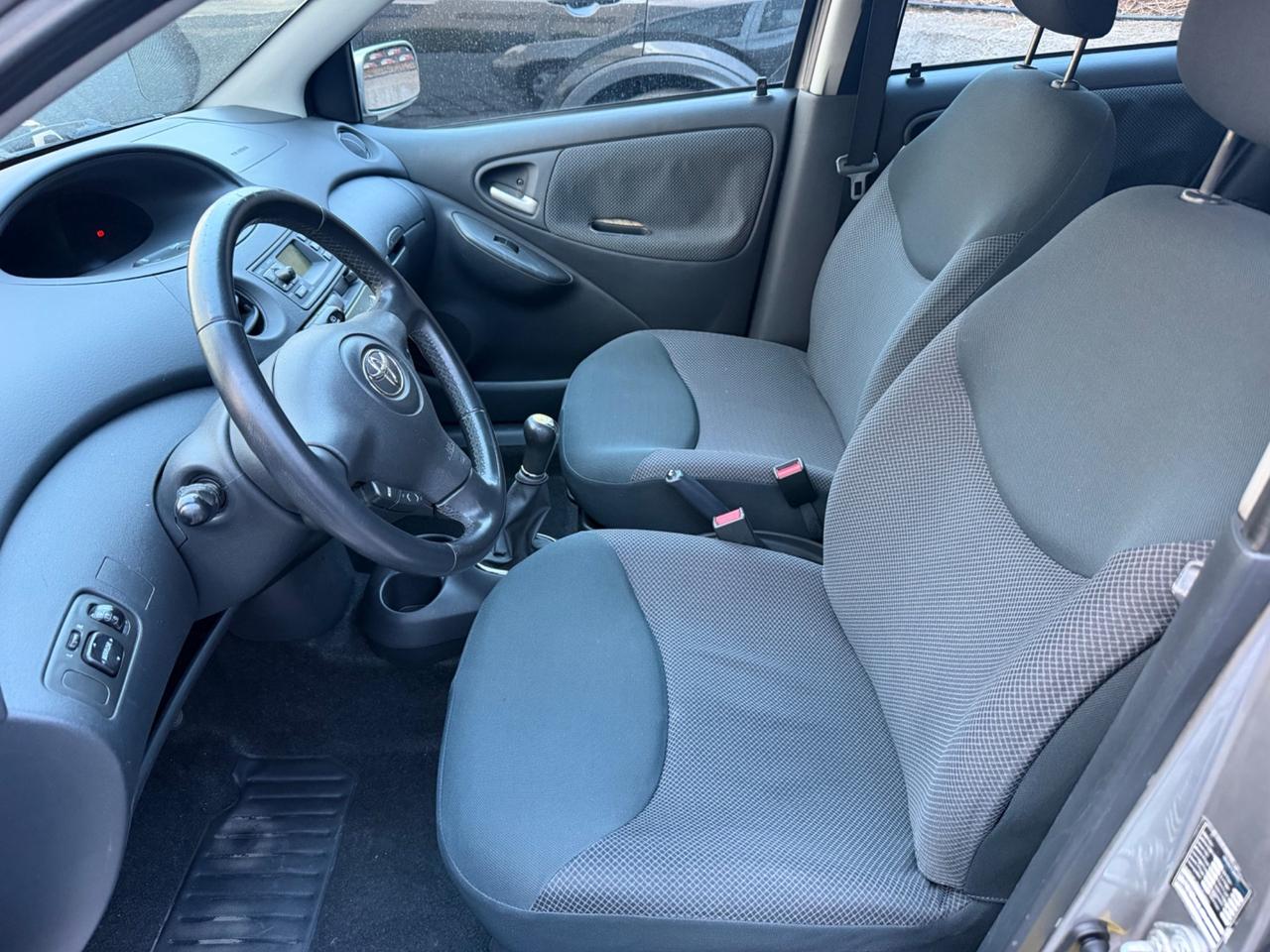 Toyota Yaris 1.3i 16V cat 5 porte Sol Blue