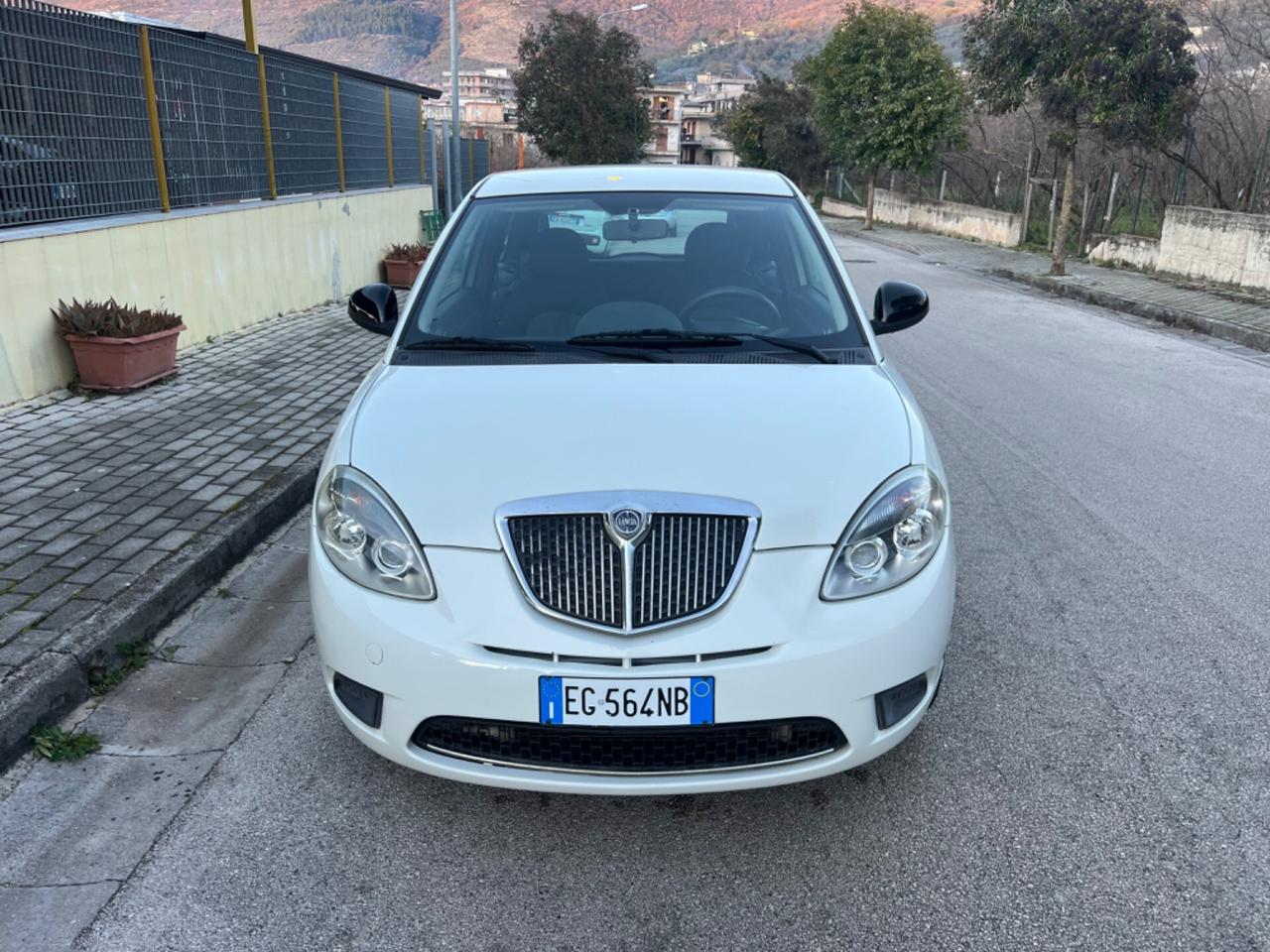 Lancia Ypsilon 1.2 69 CV Platino 2010 110mila km