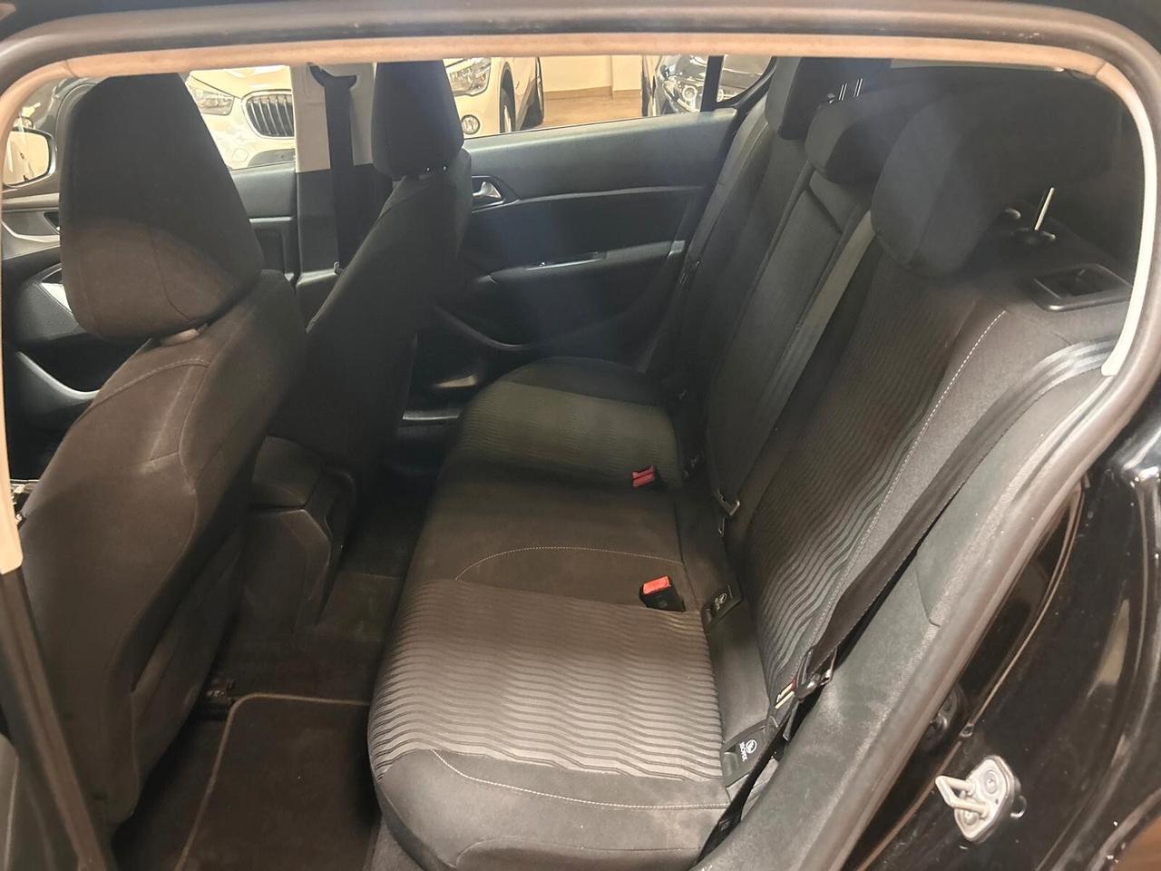 Peugeot 308 BlueHDi 150 S&S EAT6 Business