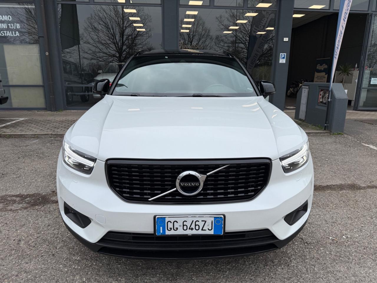 Volvo XC40 B4 AWD Geartronic R-design