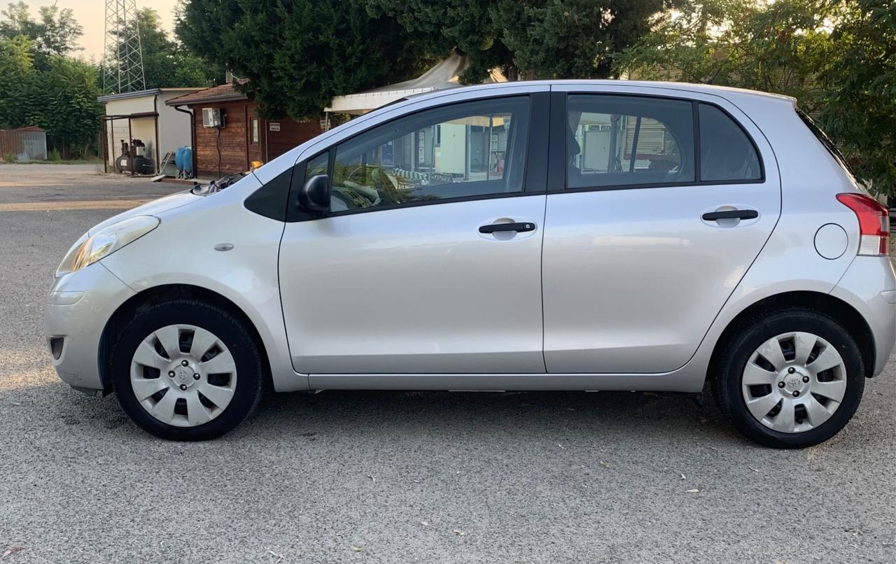Toyota Yaris 1.0 5 porte Now 128000KM