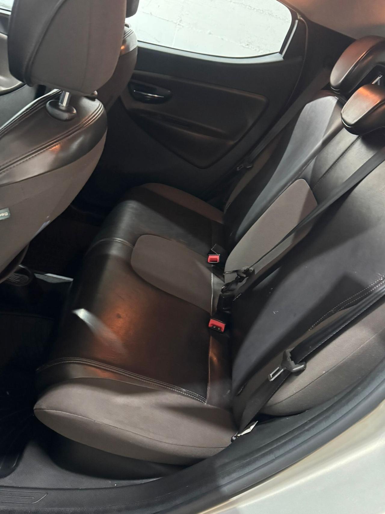 Lancia Ypsilon 1.3 MJT 16V 95 CV 5 porte S&S Gold