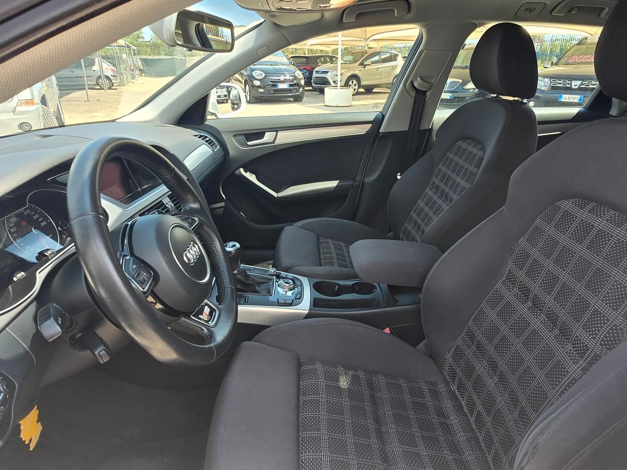 Audi A4 Avant 2.0 TDI 143CV del 2012 gancio traino omologato