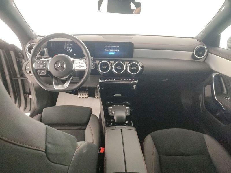 Mercedes-Benz CLA Shooting Brake 180 d Premium auto