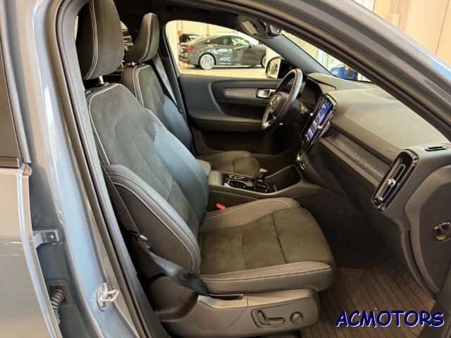 VOLVO XC40 B3 automatico Ultimate Dark