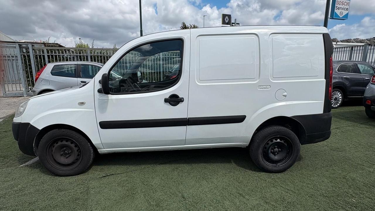 Fiat Doblo 1.9 JTD 223 | DIESEL| 223B1000 CC 1910 CV 105 KW 77 VAN, 4 P. (1000315)