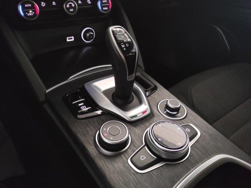 ALFA ROMEO Stelvio - Stelvio 2.2 Turbodiesel 190 CV AT8 Q4 Business