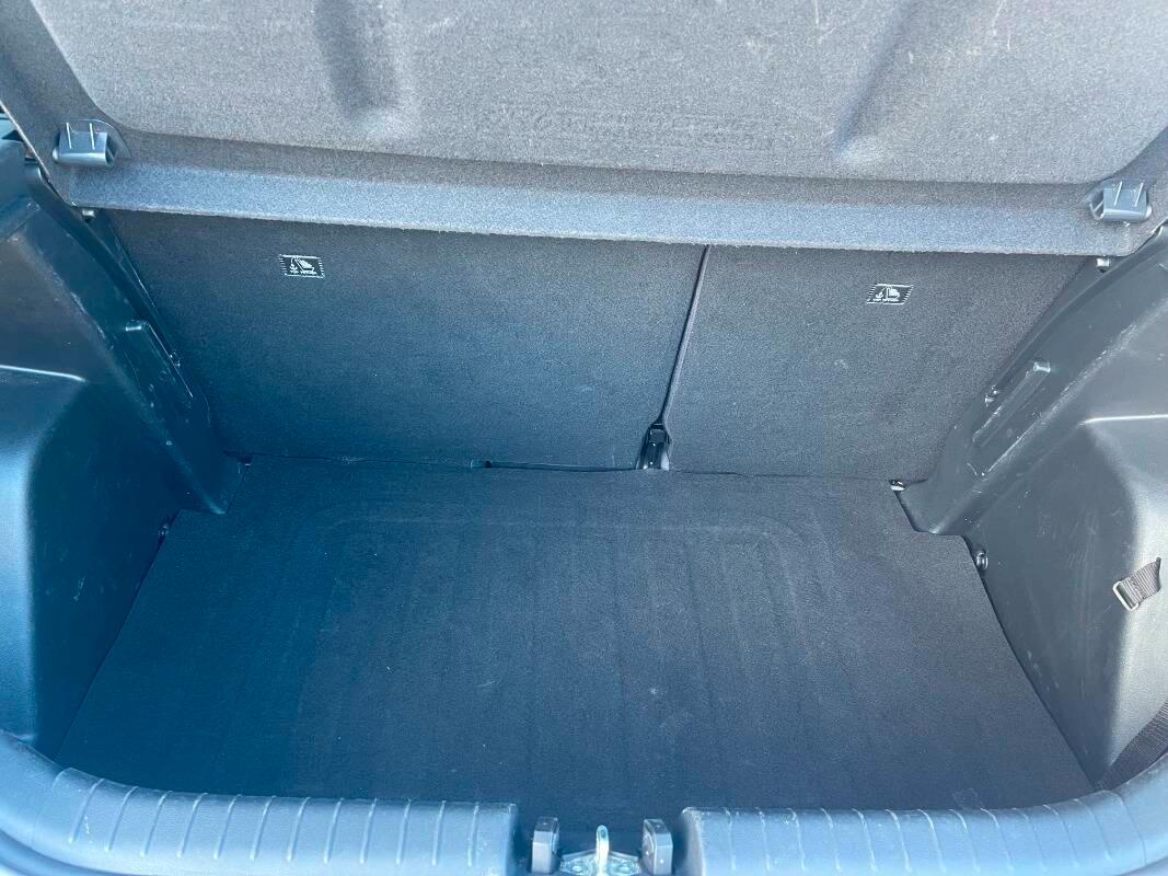 Hyundai i20 1.2 mpi Connectline Retrocamera LED