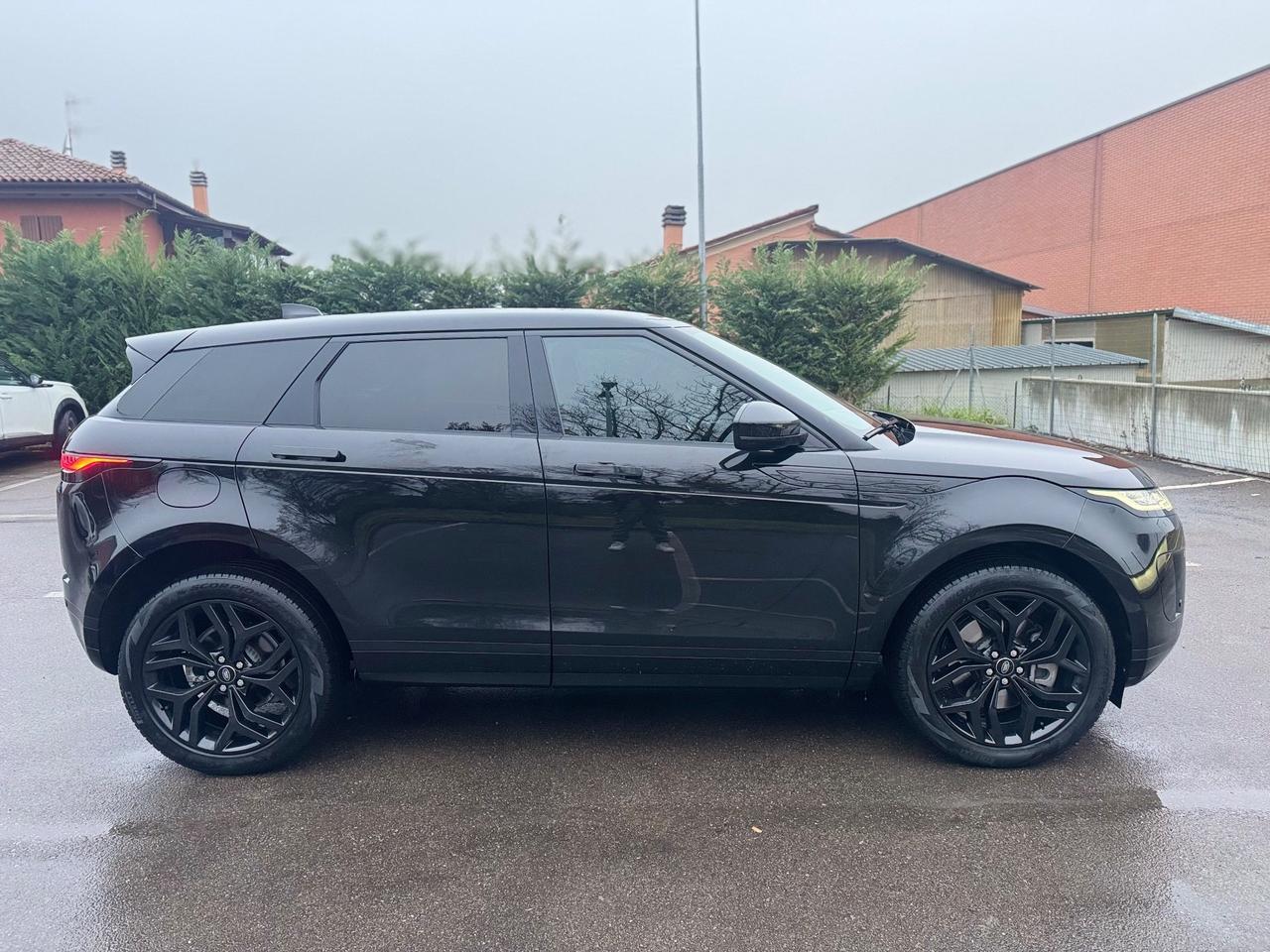 RANGE ROVER EVOQUE AUTOCARRO N1 5 POSTI TOTAL BLACK 2022