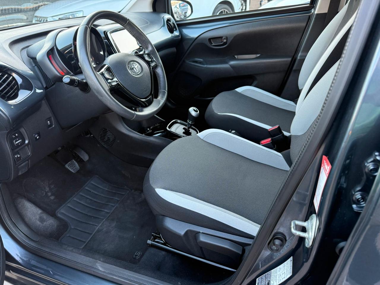 Toyota Aygo 1.0 VVT-i 69 CV 5 porte x-clusiv