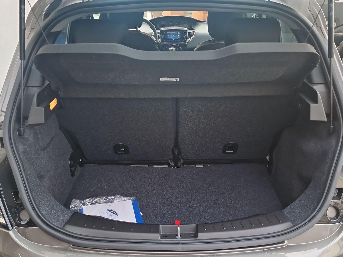 KM0 - LANCIA YPSILON 1.0 IBRIDO ALBERTA FERRETTI