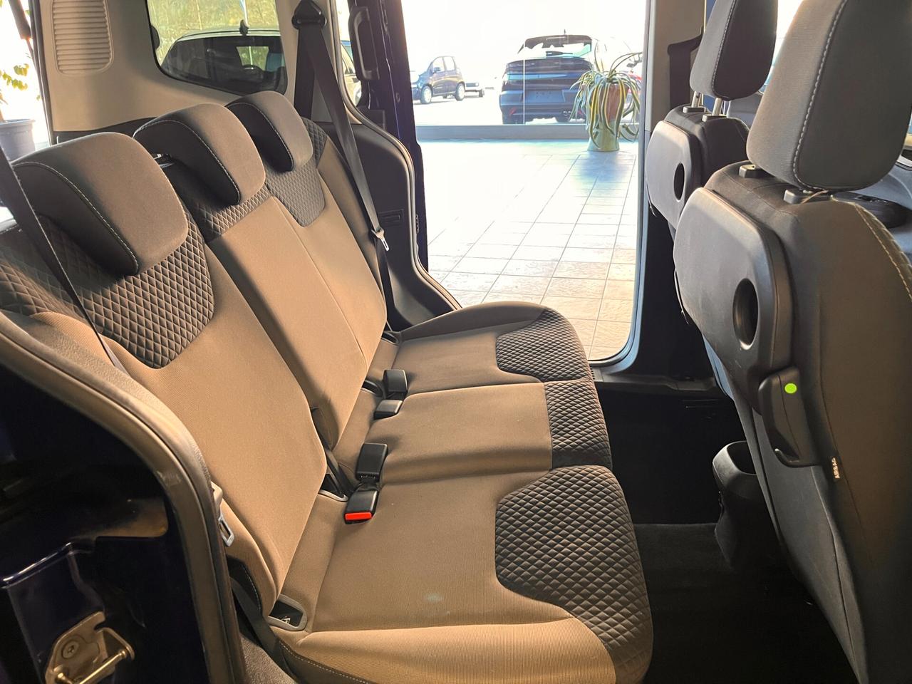 Ford Tourneo Courier 1.0 EcoBoost 100 CV Titanium