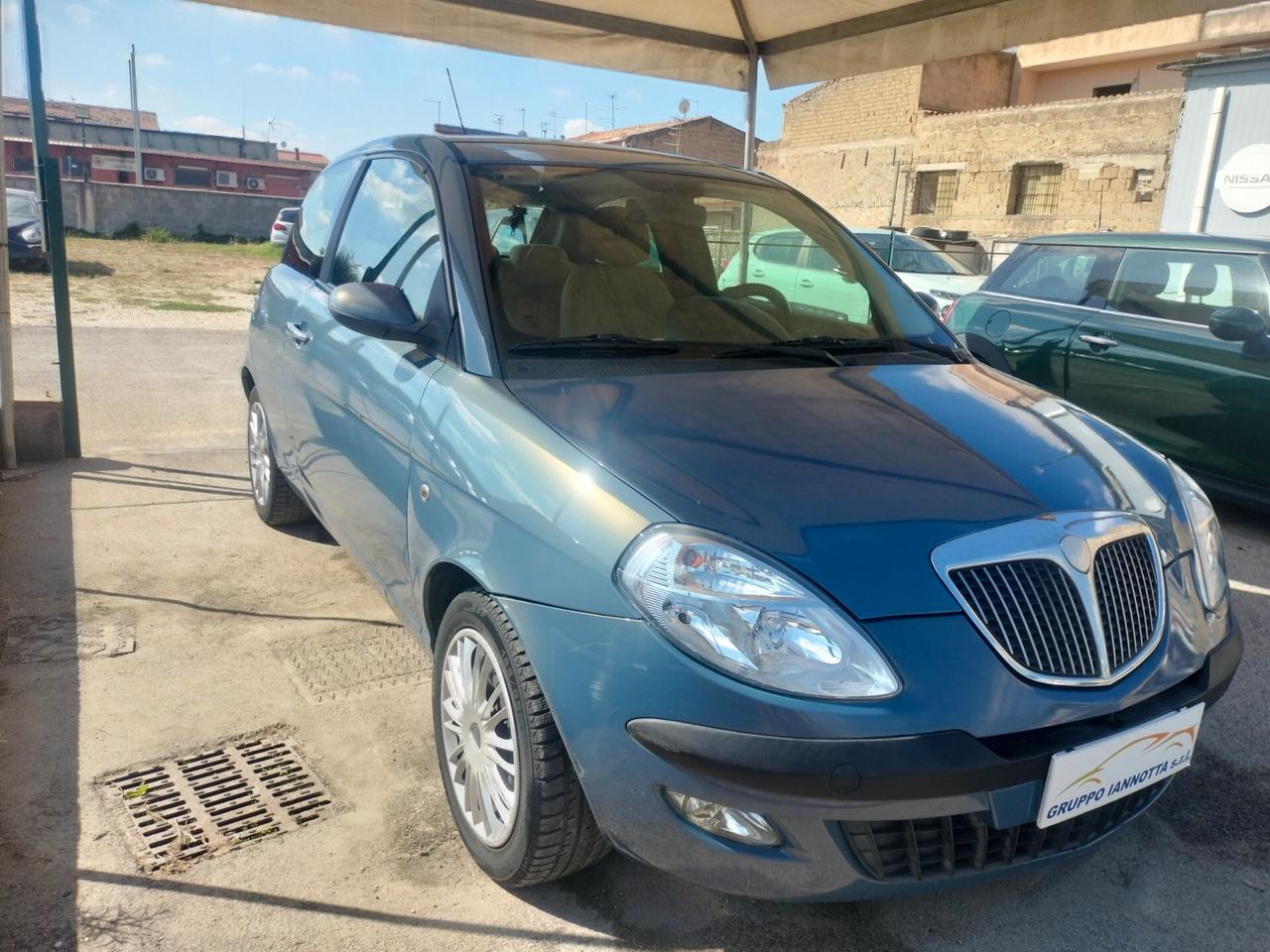Lancia Ypsilon 1.4 BENZINA CON TETTO PANORAMICO