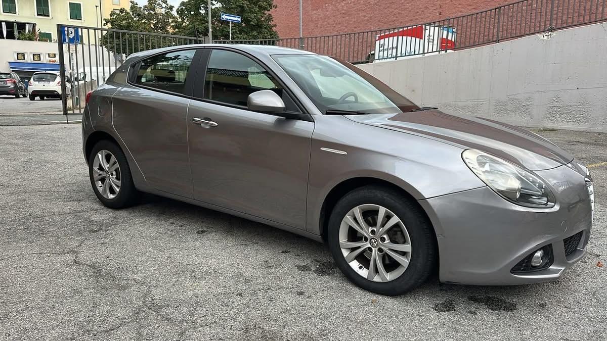 Alfa Romeo Giulietta 1.6 JTDm-2 105 CV Distinctive