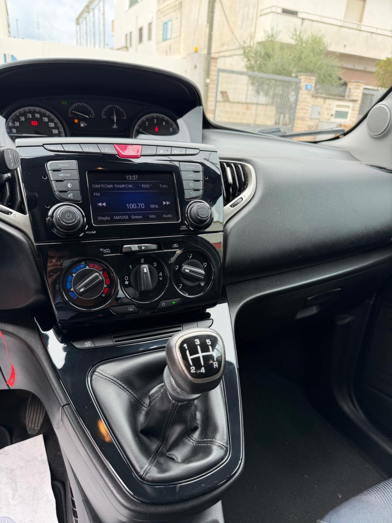 Lancia Ypsilon 1.2 69 CV GPL Ecochic Gold-2021