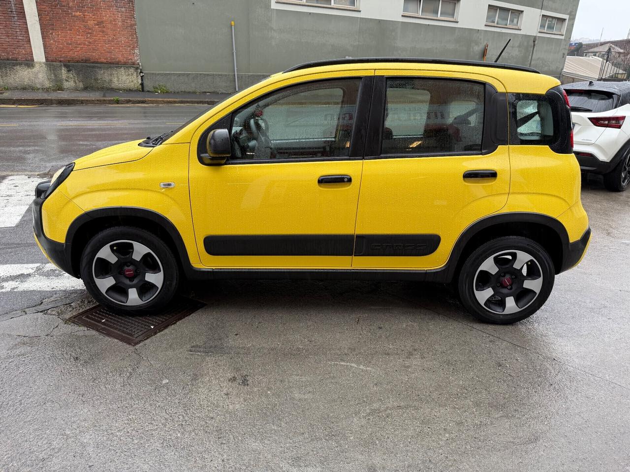FIAT PANDA 1.0 Hybrid City Cross NEOPATENTATI