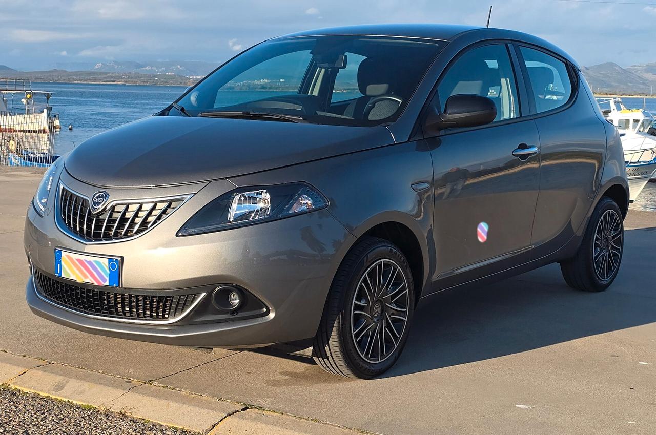 Lancia Ypsilon 1.0 FireFly 5 porte S&S Hybrid Gold