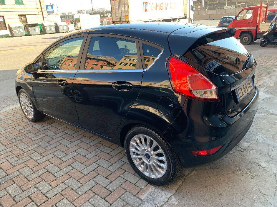 Ford Fiesta 1.5 TDCi 75CV 5 porte Titanium - UNIPROPRIETARIO