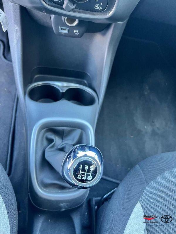 Toyota Aygo Connect 1.0 VVT-i 72 CV 5 porte x-play