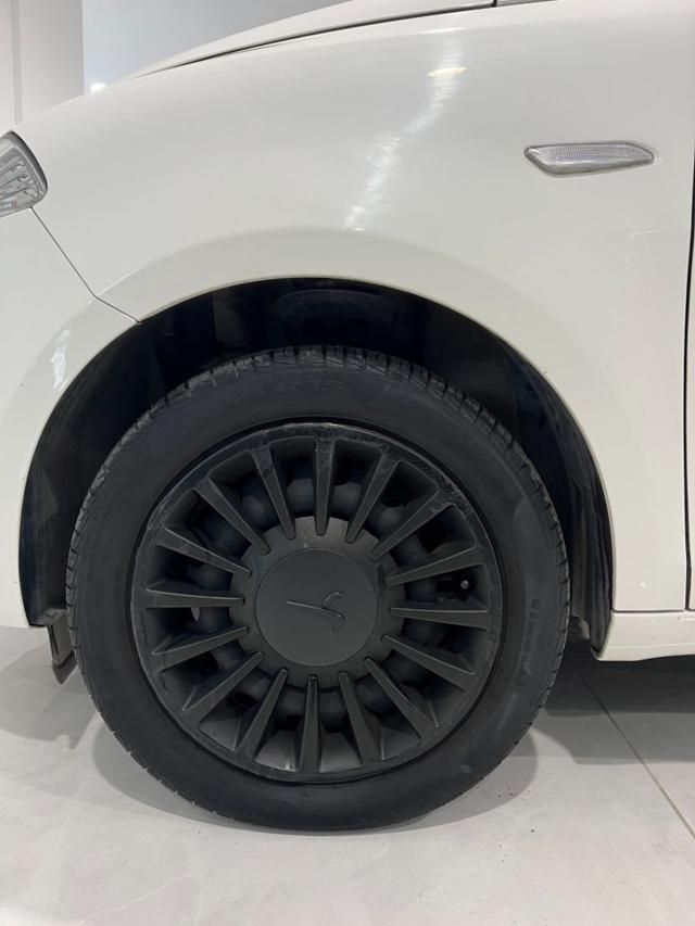 LANCIA Ypsilon 1.0 FireFly 5 porte S&S Hybrid Ecochic Silver