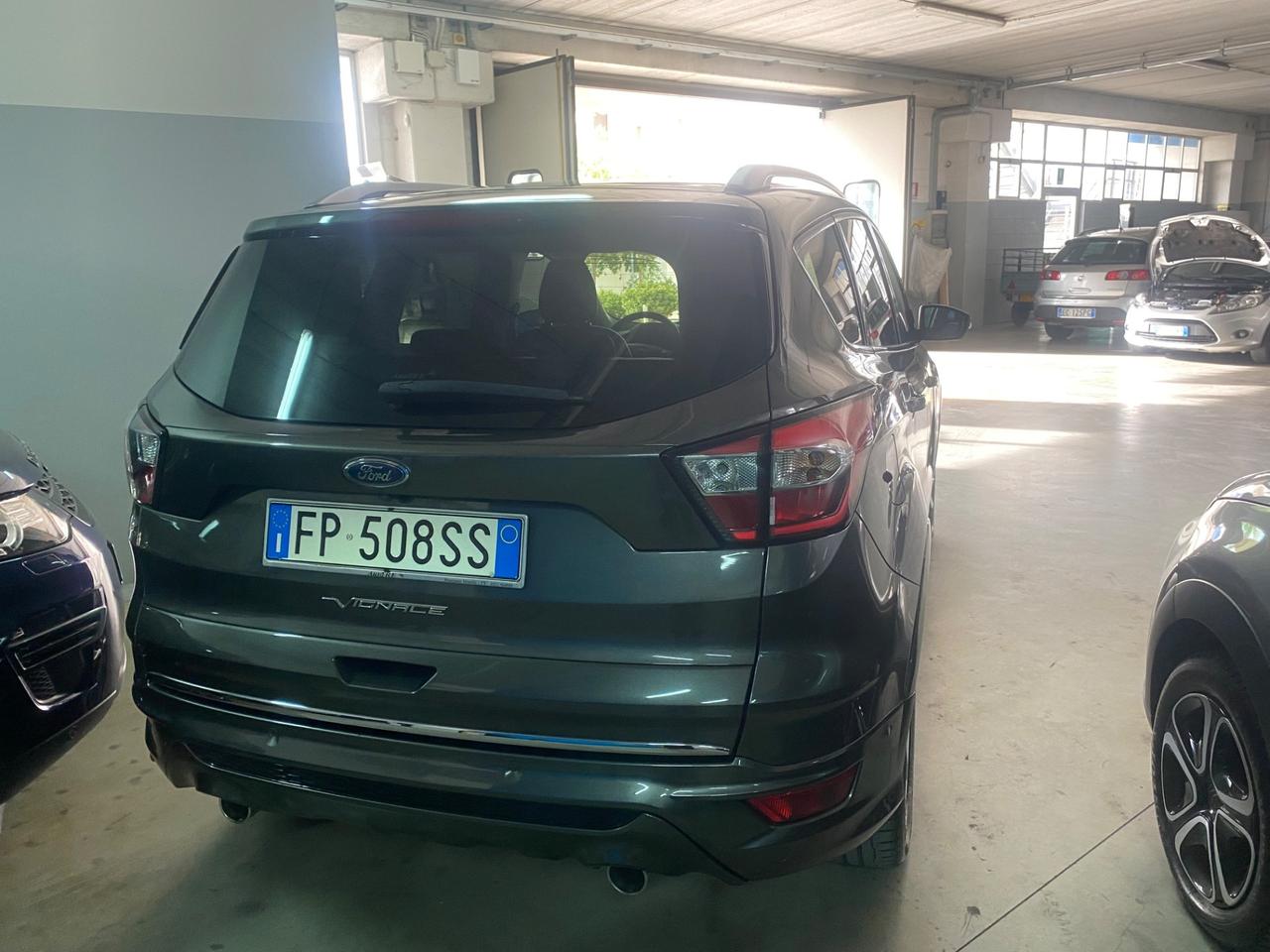 Ford Kuga 2.0 TDCI 150 CV S&S 4WD Powershift Vignale